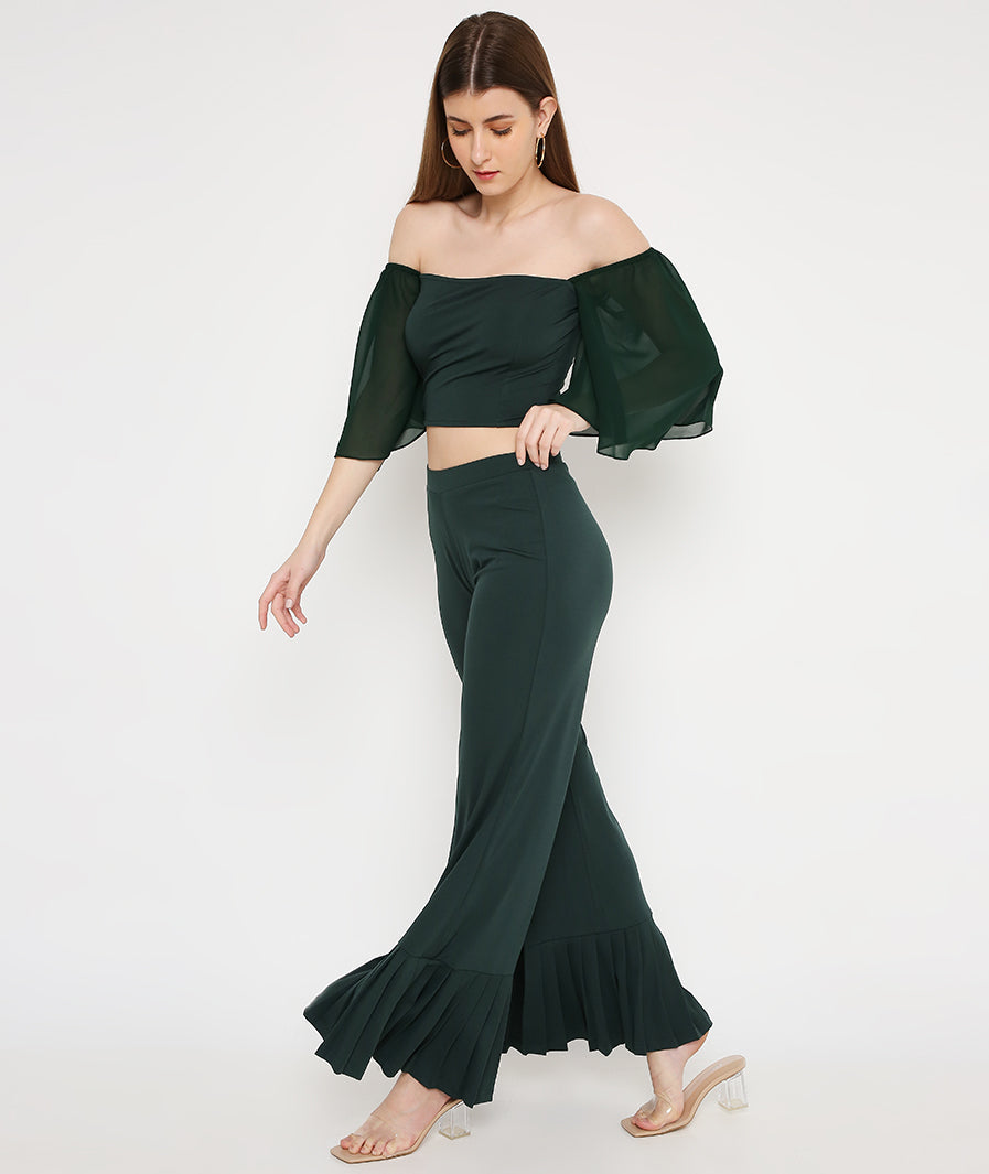 Green Slit Pants with Pleated Bottoms