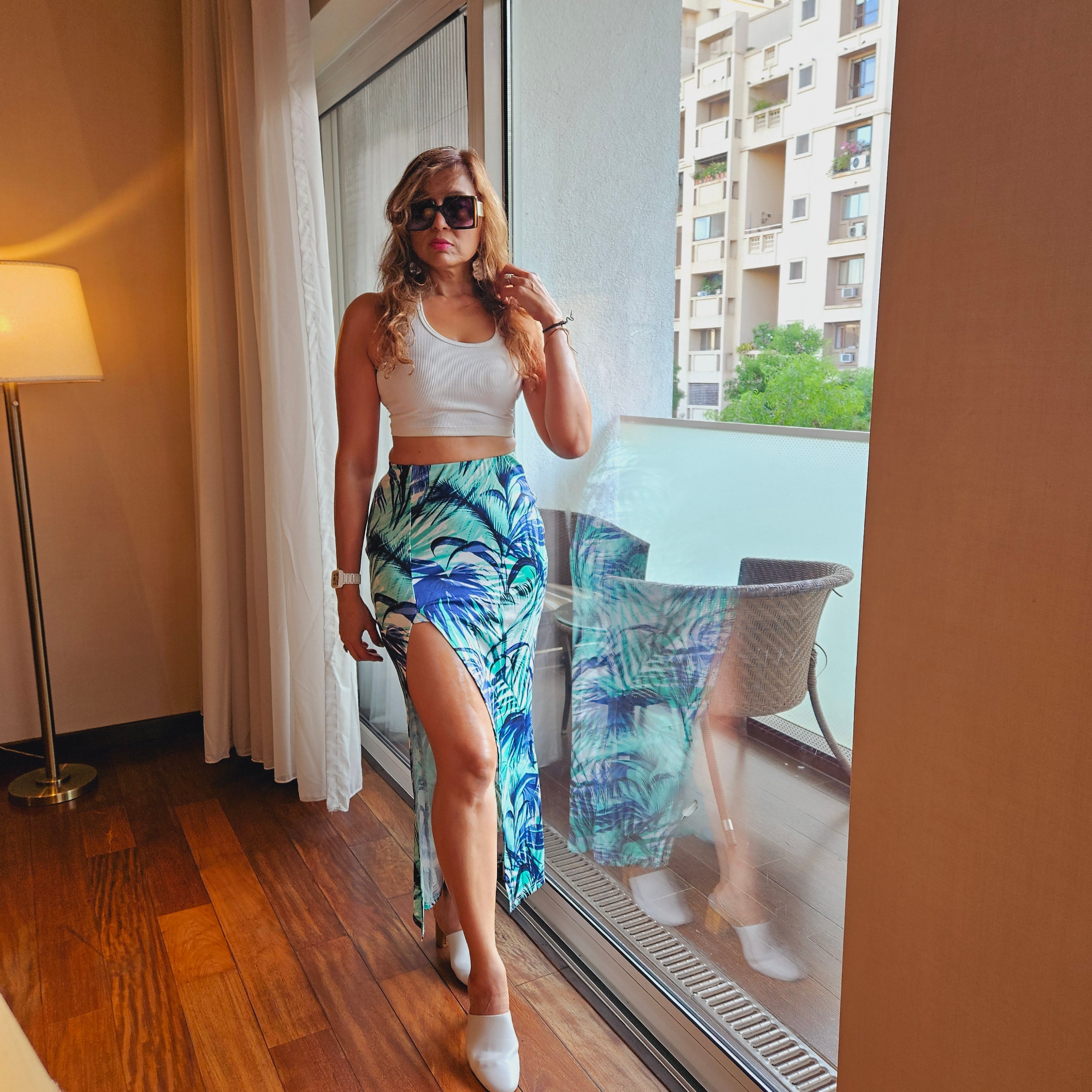 green long skirt: Green Leafy Slit Long Skirt (walking shot)
