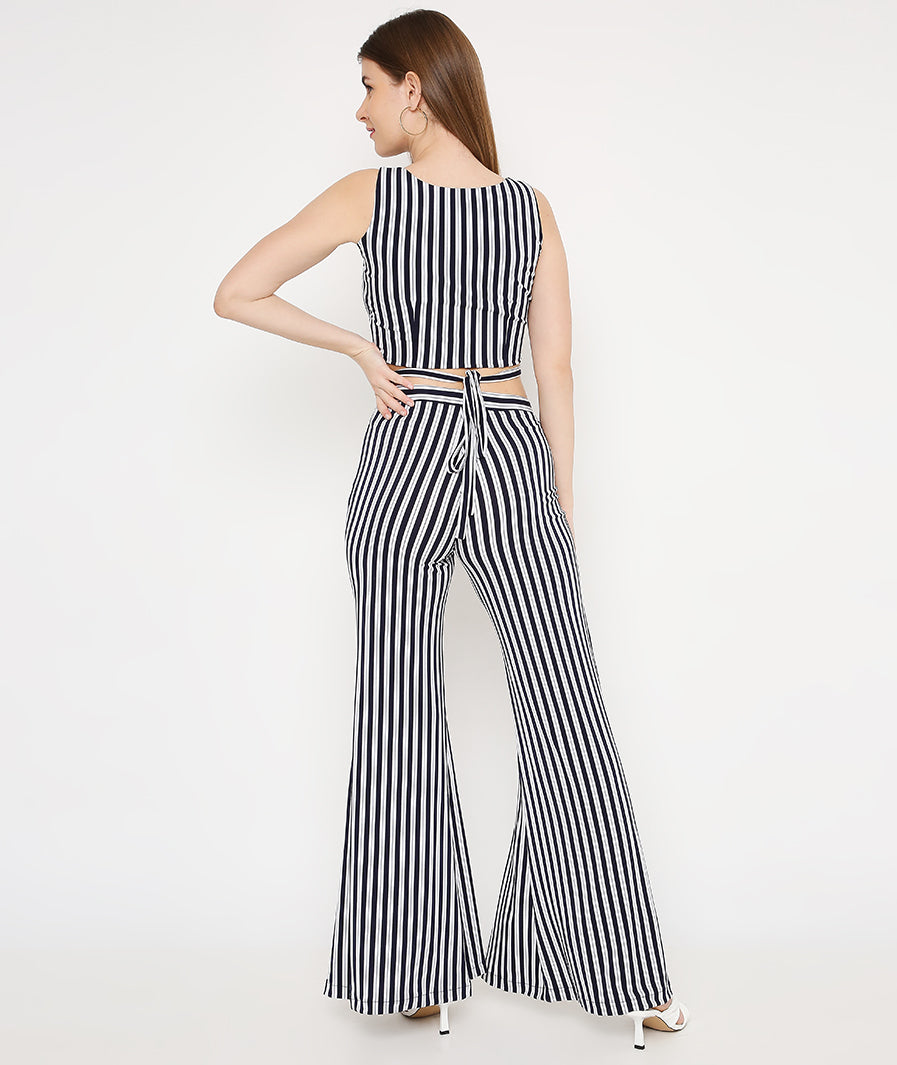 Detail of tie-up on navy striped crop top co-ord – Marcel & Mae
